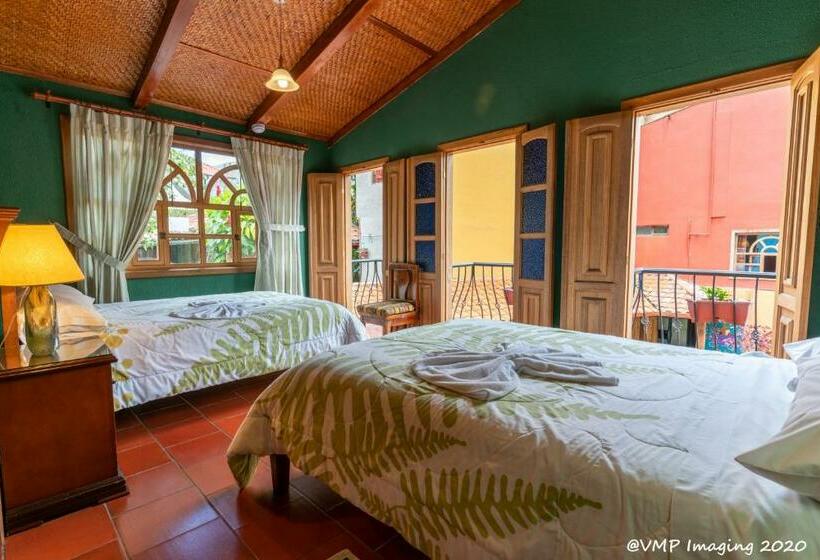 اتاق استاندارد سه نفره, La Posada Del Arte