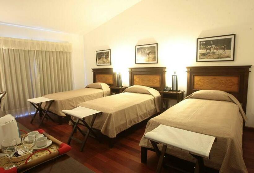 اتاق استاندارد سه نفره, Nawan Resort Serrano