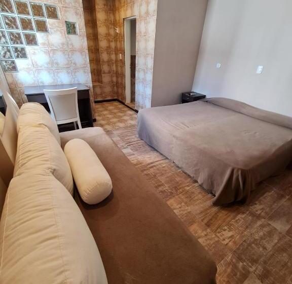 اتاق استاندارد سه نفره, Siglo Sexto