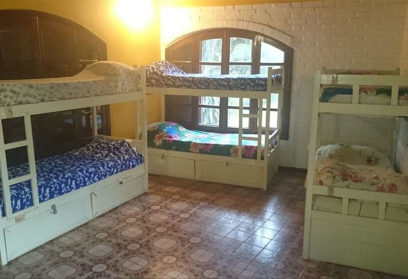 تختخواب در اتاق مشترک, Hostel Iguazu Falls