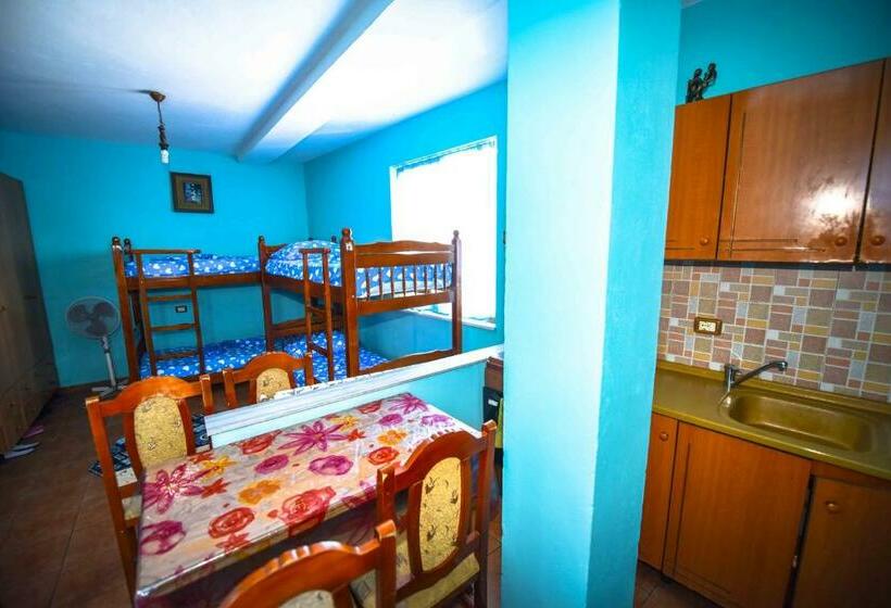 اتاق استاندارد چهار تخته, Pemaj Hostel