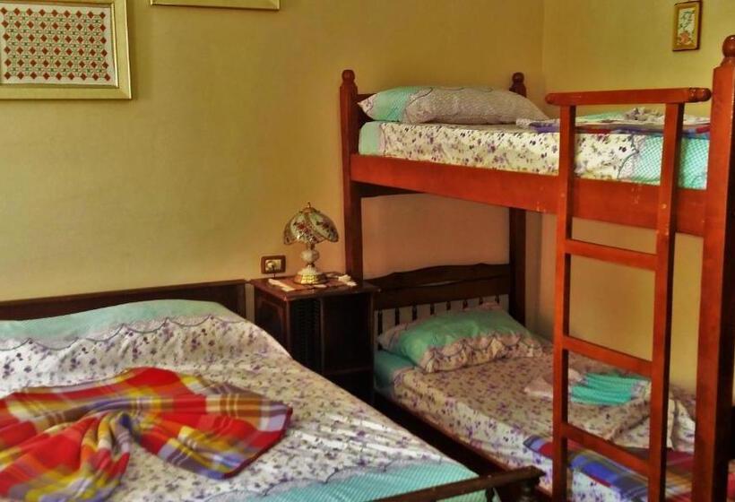 اتاق خانوادگی, Pemaj Hostel