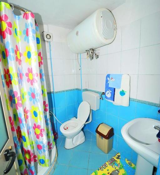 اتاق خانوادگی, Pemaj Hostel