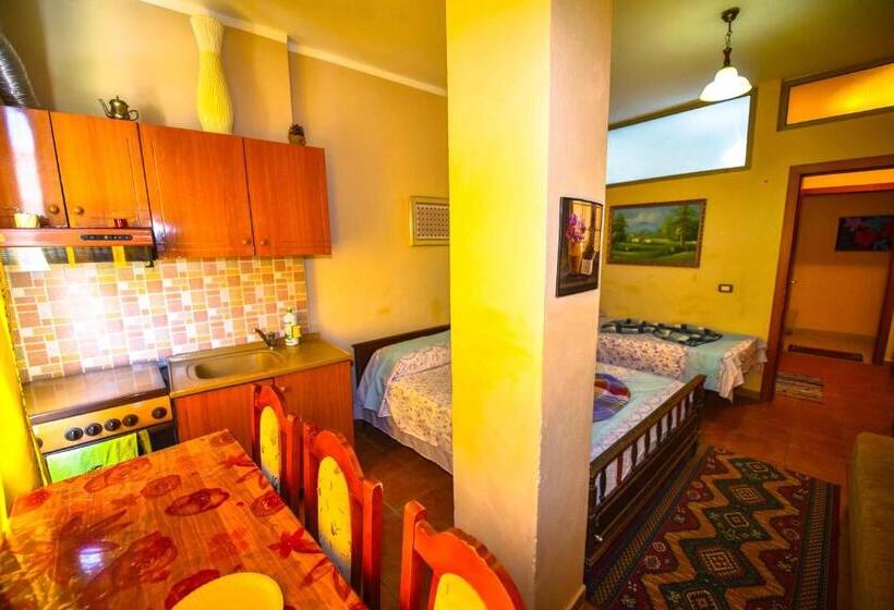 اتاق خانوادگی, Pemaj Hostel