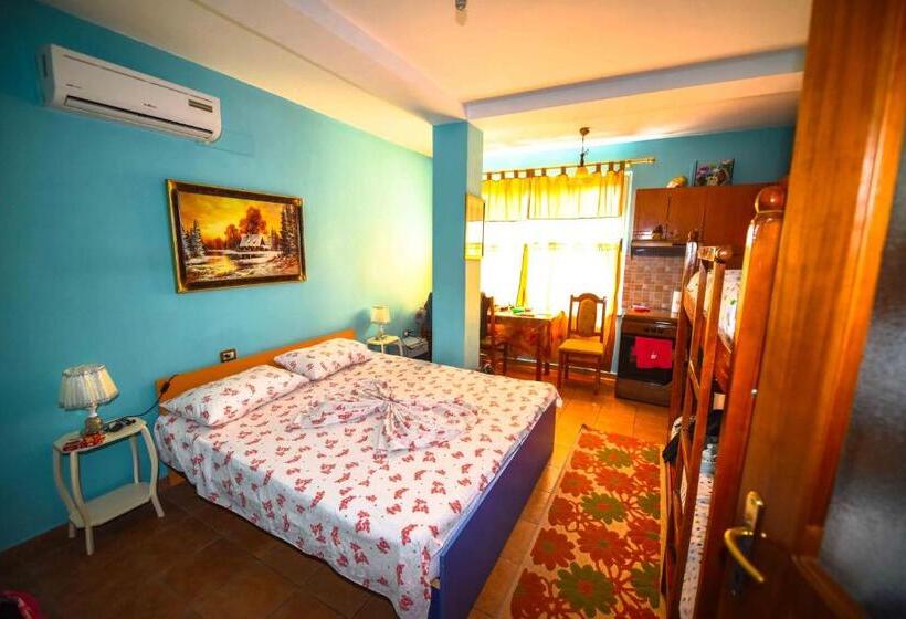 اتاق خانوادگی, Pemaj Hostel
