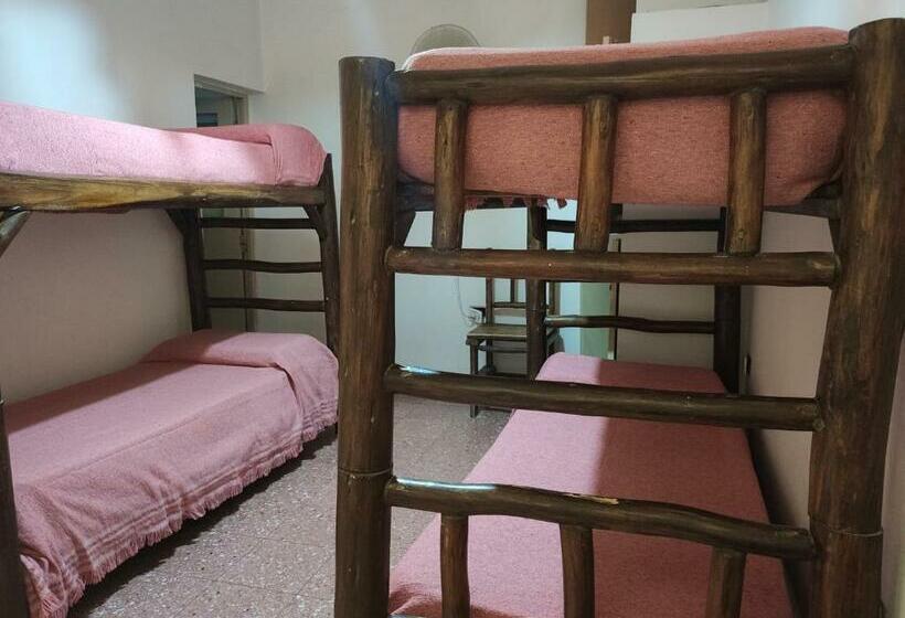 スタンダード４人部屋, Club Hostel Jujuy