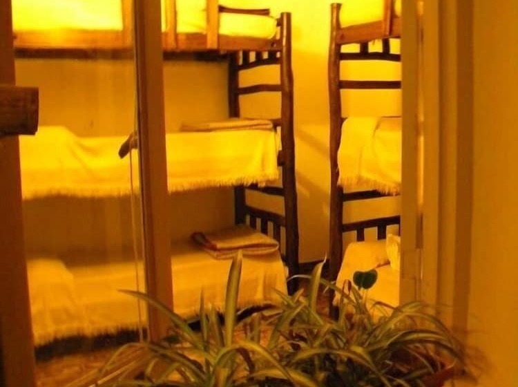 ルームシェアのワンベッド, Club Hostel Jujuy