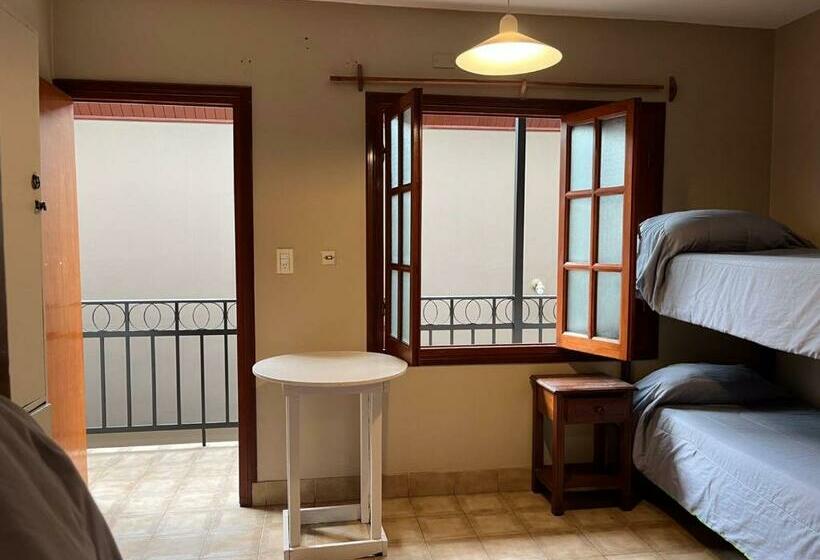 تختخواب در اتاق مشترک, Ferienhaus Hostel Salta