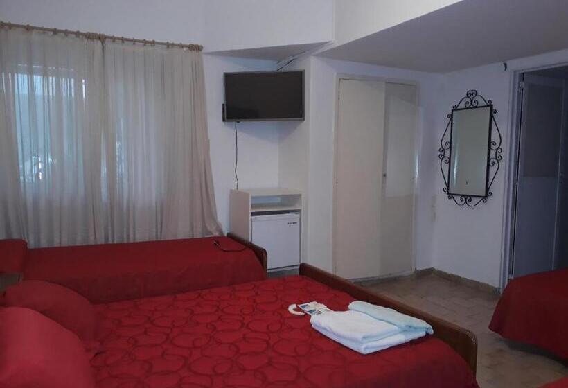 اتاق استاندارد چهار تخته, San Carlos