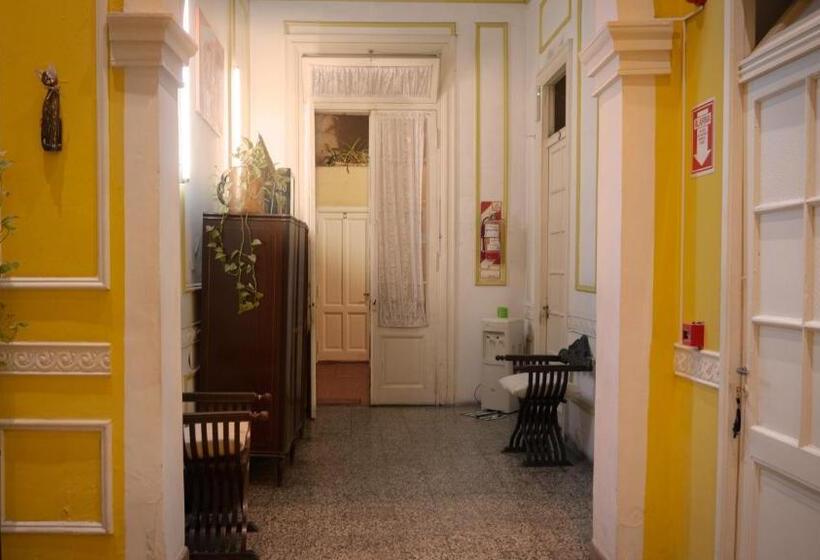 اتاق استاندارد یک تخته با سرویس بهداشتی مشترک, Sevilla Home
