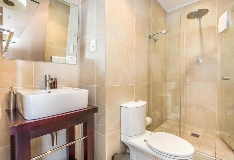 آپارتمان ممتاز سه‌خوابه رو به دریا, Point Waterfront Apartments