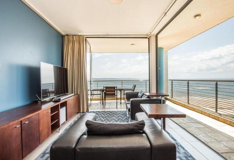 آپارتمان ممتاز سه‌خوابه رو به دریا, Point Waterfront Apartments