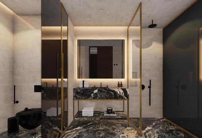 اتاق خانوادگی تودرتو, Rixos Tersane Istanbul