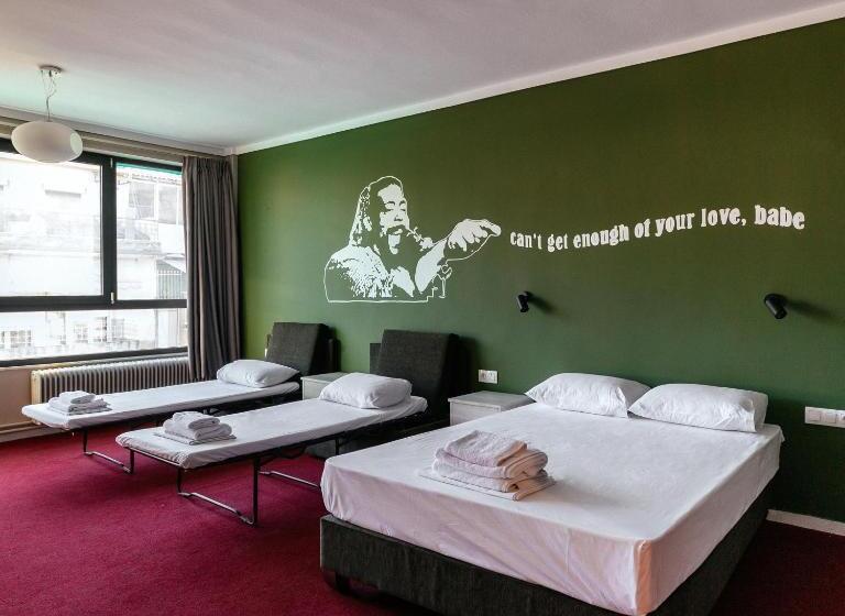 اتاق لوکس, Stay Hybrid Hostel