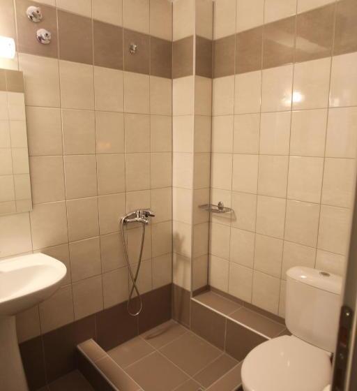 سوییت خانوادگی, Stay Hybrid Hostel