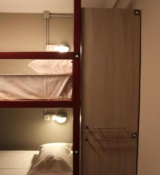 تختخواب در اتاق مشترک, Stay Hybrid Hostel
