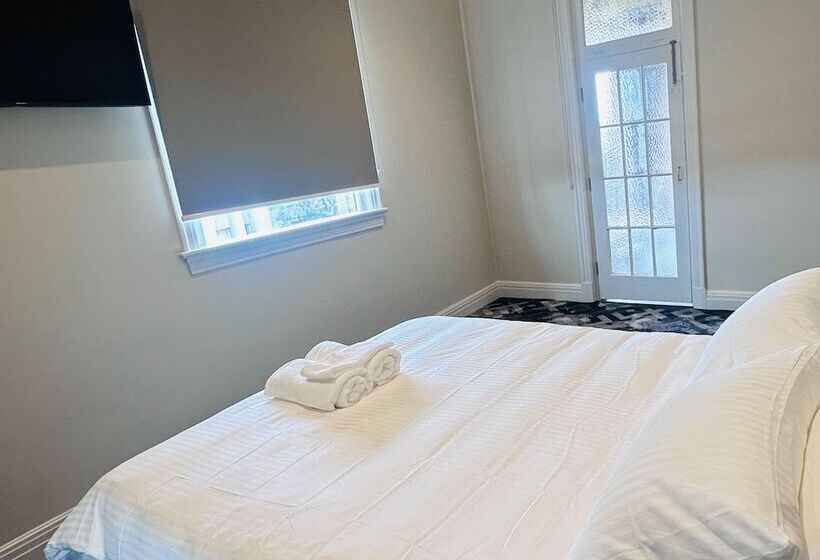 اتاق استاندارد با تخت دو نفره بزرگ, Tempe Hotel Sydney