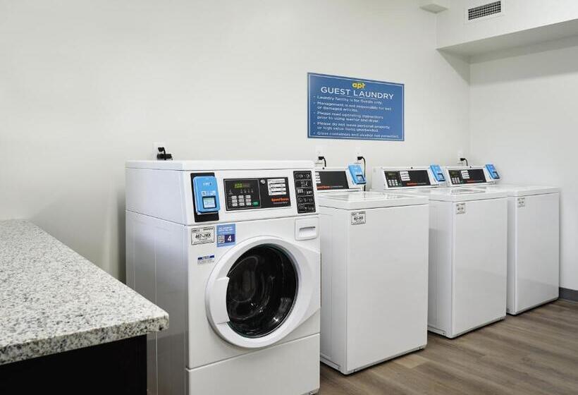 سوئیت با تخت بزرگ, Stayapt Suites College Station