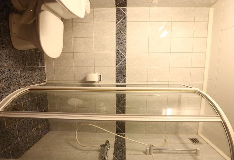 اتاق استاندارد یک نفره, Barents Hotell