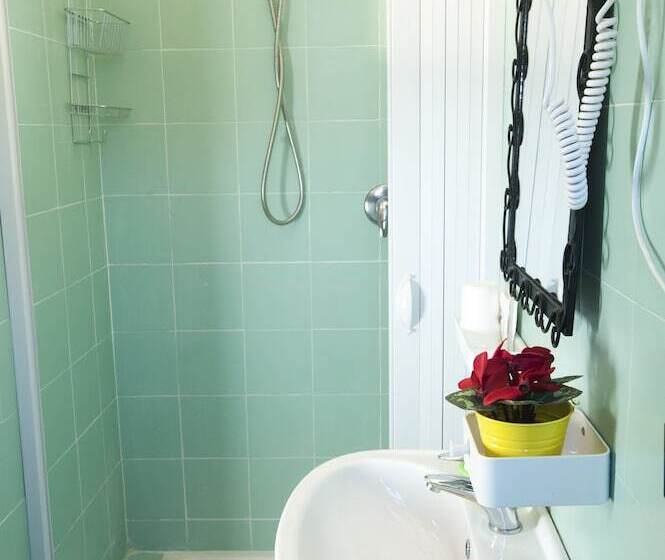 اتاق استاندارد چهار تخته, B&b Elena