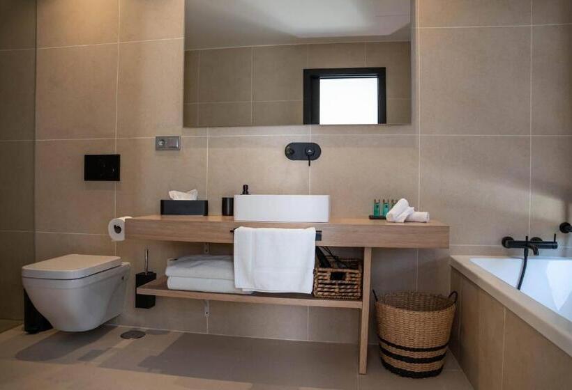 اتاق لوکس سه تخته, Casa Bodhi Boutique Hotel & Spa