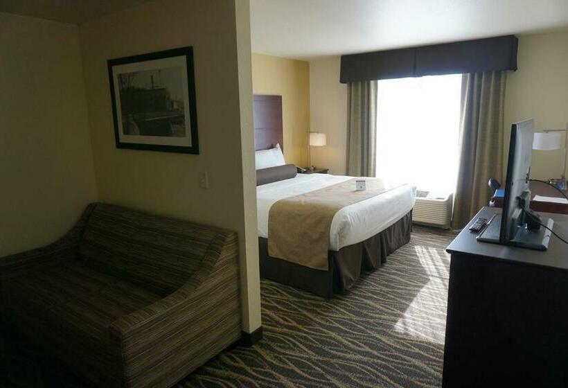 Deluxe Suite King Bed, Cobblestone Hotel & Suites   Chippewa Falls