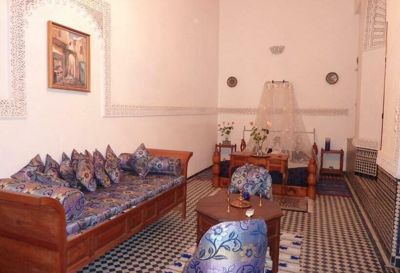 اتاق استاندارد سه تخته با بالکن, Dar Al Safadi