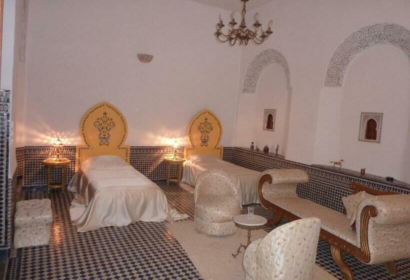 اتاق سوپریور سه تخته, Dar Al Safadi