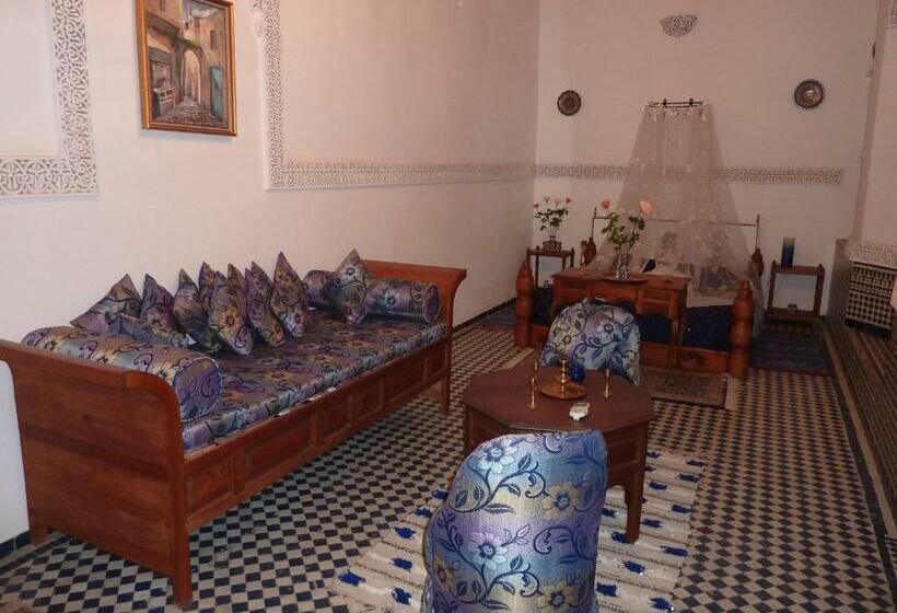 اتاق استاندارد سه تخته با بالکن, Dar Al Safadi