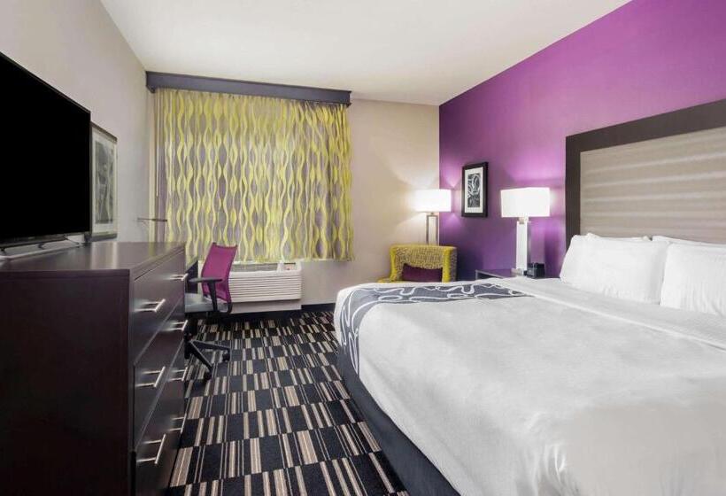 اتاق استاندارد با تخت بزرگ برای معلولان, La Quinta Inn & Suites By Wyndham Mcallen Convention Center