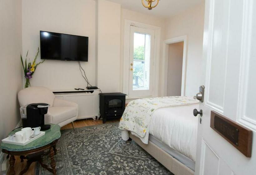 اتاق لوکس, The Secret Garden B&b Inn