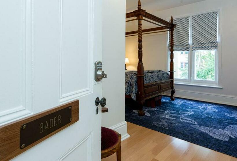 اتاق لوکس, The Secret Garden B&b Inn