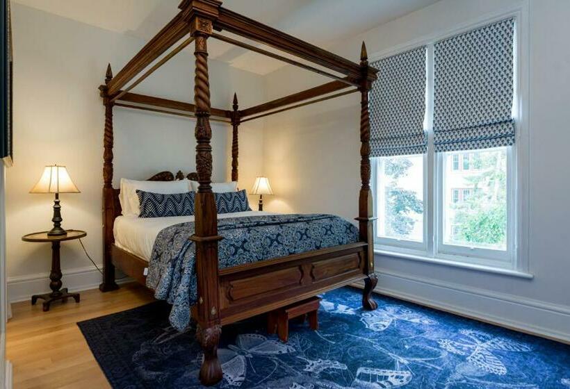 اتاق لوکس, The Secret Garden B&b Inn