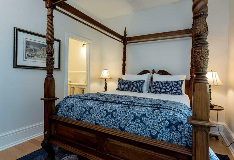 اتاق لوکس, The Secret Garden B&b Inn