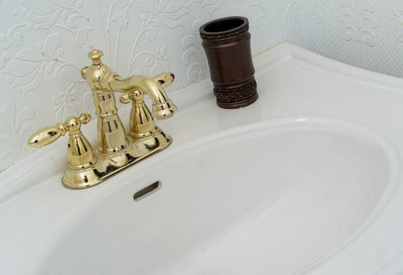 اتاق لوکس, The Secret Garden B&b Inn