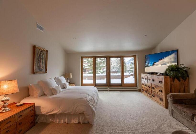 1 Bedroom Penthouse Apartment, Northwood S Ski In Ski Out By Vail Realty