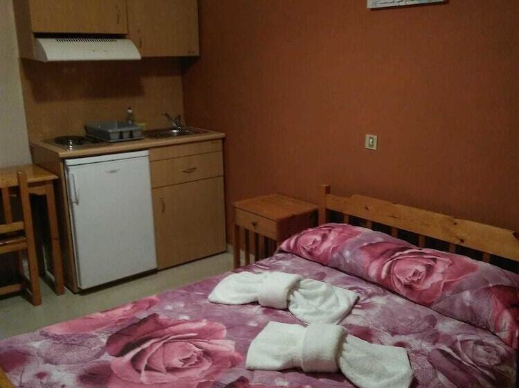 استودیوی استاندارد, Astir Rooms