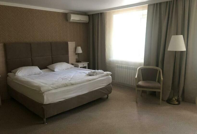 سوییت جونیور, Skif Hotel & Spa