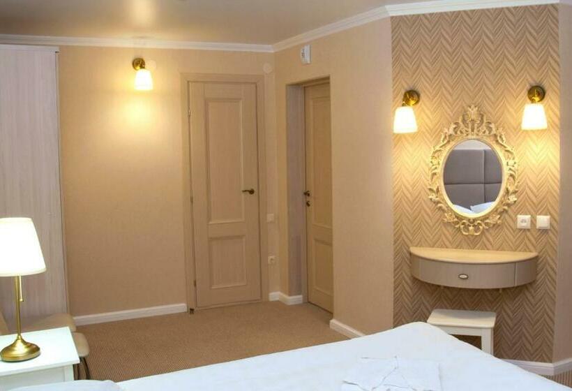 سوییت جونیور, Skif Hotel & Spa