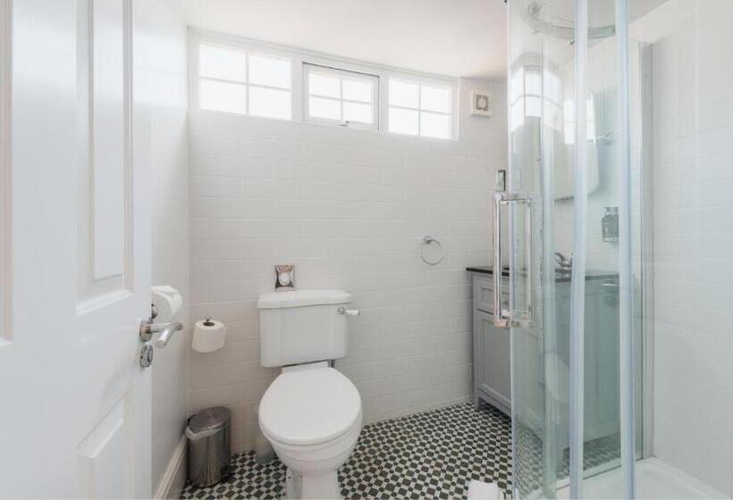 اتاق اجرایی با تخت بزرگ, Florence Suite Boutique Hotel And Restaurant