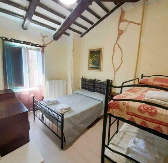 اتاق استاندارد چهار تخته, Casale Valentini