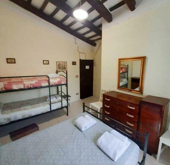 اتاق استاندارد چهار تخته, Casale Valentini