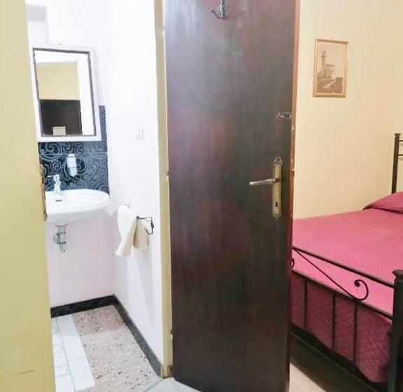 اتاق استاندارد سه نفره, Casale Valentini