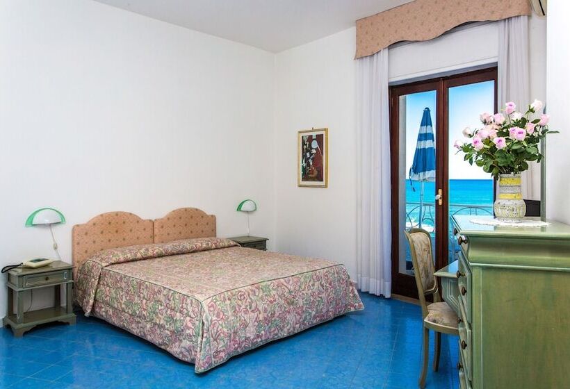 اتاق استاندارد یک نفره, Poseidon