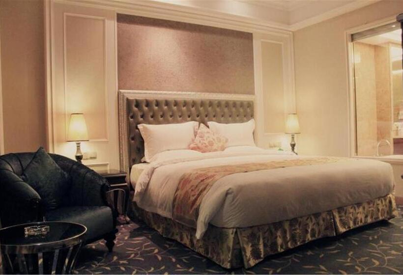 اتاق لوکس, Elong Me