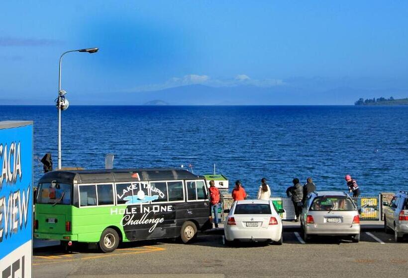 اتاق خانوادگی, Acacia Lake View Motel
