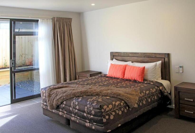 Standard Studio Kingsize Bett, Acacia Lake View Motel