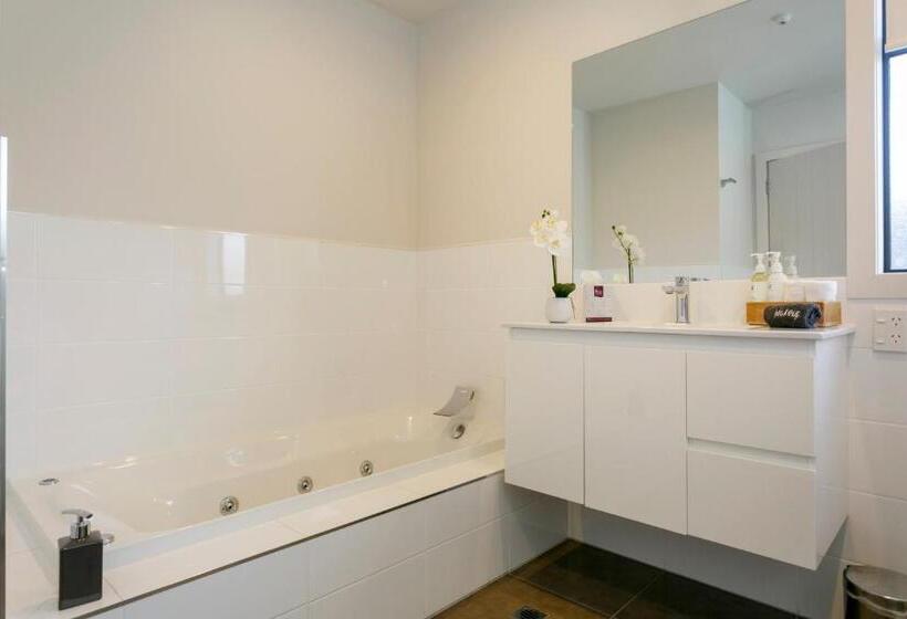 اتاق استاندارد در طبقه همکف, Acacia Lake View Motel