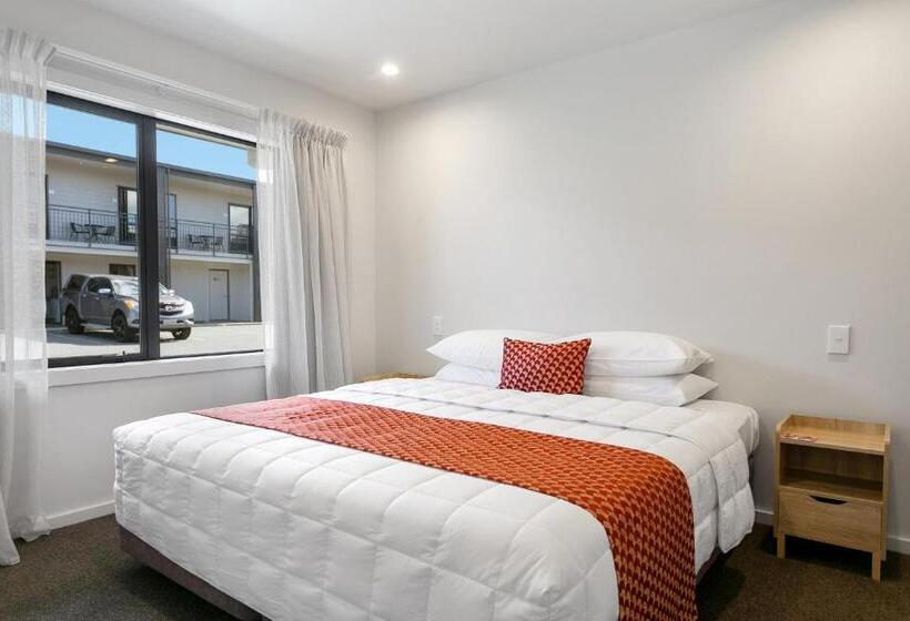 سوئیت با تخت بزرگ, Acacia Lake View Motel