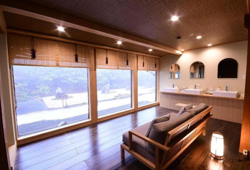 اتاق سوپریور با چشم‌انداز باغ, 高野山 宿坊 桜池院  Koyasan Shukubo Yochiin